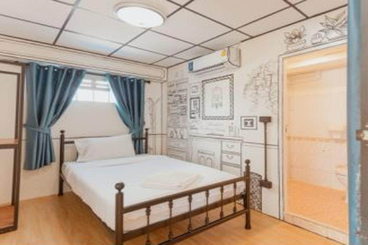 Roomquest Chiang Mai Tha Phae Екстер'єр фото