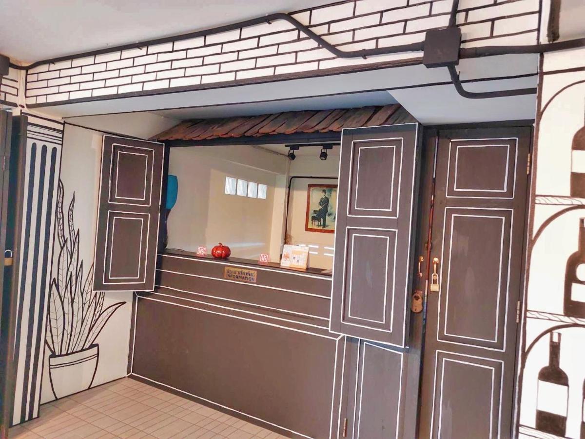 Roomquest Chiang Mai Tha Phae Екстер'єр фото